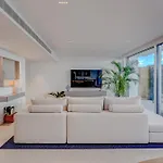Luxury Triplex, Pool, Jacuzzi - Aqua A03 By Hermosa Apartman *